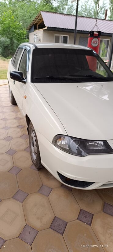 Daewoo: Daewoo Nexia: 2011 г., 1.5 л, Механика, Бензин