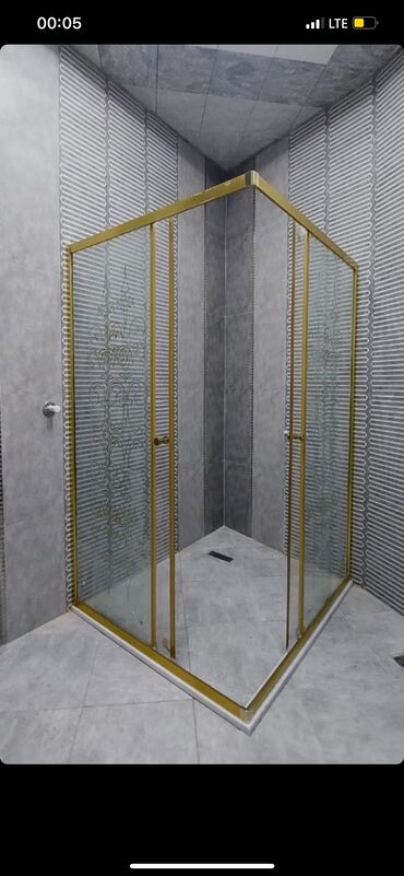 Duş kabinaları, arakəsmələr: Yeni Arakəsmə, Künc üçün, Pulsuz çatdırılma, Ünvandan götürmə — 12