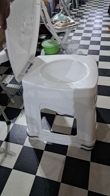 Xəstələr üçün unitazlar: Xeste ucun karsok karsok qolsuz arxali acilib yiqilan karsok qollu — 14