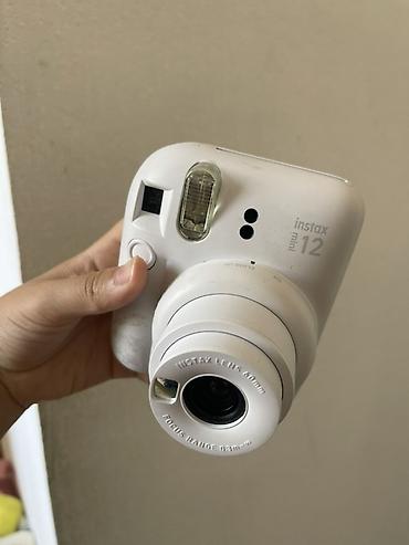 digital camera: Fujifilm Instax Mini 12 — мгновенная камера белого цвета. Основные — 2