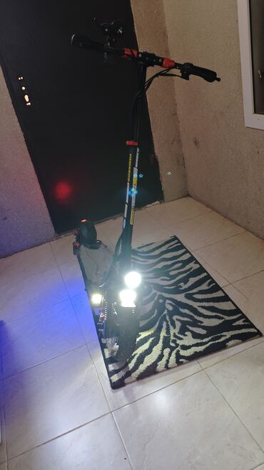 İşlənmiş Elektrik samokat 8", > 1000 Vt, > 45 km/s, Ödənişli çatdırılma
