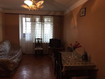 Uzunmüddətli kirayə mənzillər: Nərimanov metrosu yaxınlığında, 3 otaq,hər bir şərait olna.ev kirayə — 2