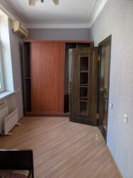 Uzunmüddətli kirayə mənzillər: Bakixanov qəsəbəsi(Razin),Kristal şadlıq sarayın yanında,1/3 binada — 2