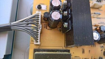 Aksesoari za TV i video: Sony KDL-32EX500 u delovima Main board 1-881-636-23 Power board APS — 10