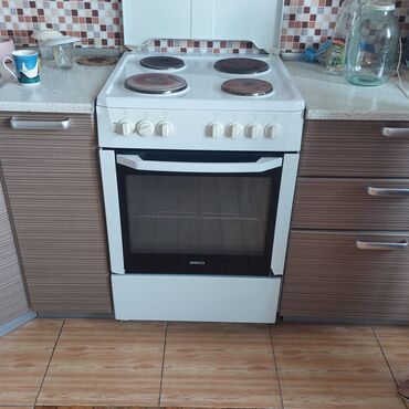 Duxovkalar: Plitə Beko, Elektrik, Ayrıca dayanan, 4 gözlü