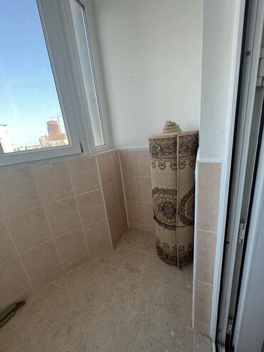 Uzunmüddətli kirayə mənzillər: Memar Əcəmi metrosuna yaxın 17 mertebeli binanın 6-cı mərtəbəsində — 6