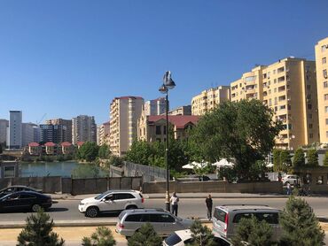 Digər kommersiya daşınmaz əmlakı: Elimlər metrosuna yaxın sahəsi 250 kv/m olan, 5 otağlı obyekt — 19