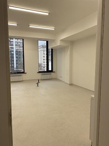 Продажа медицинских центров: Сдаю медицинский кабинет 326 м2. Прошу 60000 сом Дополнительно — 7