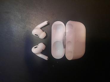 maca cayı: Apple AirPods Pro simli/simsiz şarj qabı ilə. Xüsusiyyətlər: - Aktiv — 2