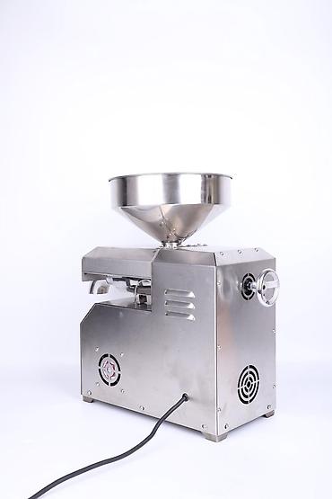 Kənd təssərüfatı avadanlığı: Yag cheken aparat Gücü 15-25kg/saat( məhsulan asılıdır) Voltage 220v — 3