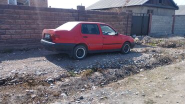 фольсваген жета: Volkswagen Vento: 1991 г., Седан
