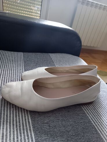 bele čizme zenske: Baletanke, 39