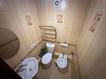 Продажа квартир: 5 и более комнат, 125 м², Хрущевка, 4 этаж, Евроремонт at lalafo.kg — 8 Продажа квартир: 5 и более комнат, 125 м², Хрущевка, 4 этаж, Евроремонт — 8