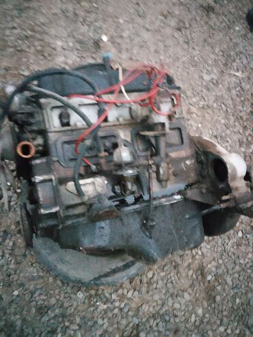 Moskviç: Moskviç 401: 2.4 l | 1961 il 49451 km Sedan — 4