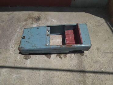 Игрушки: Продаю кузов от детской машины ссср цена за всё — 3