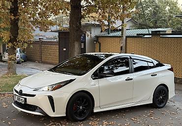 Toyota Prius: 2019 г., 1.8 л, Автомат, Гибрид, Седан at lalafo.kg Toyota Prius: 2019 г., 1.8 л, Автомат, Гибрид, Седан