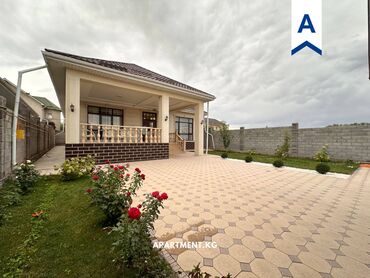 времянка с участком: For rent new house in the southern part of the city. The house is