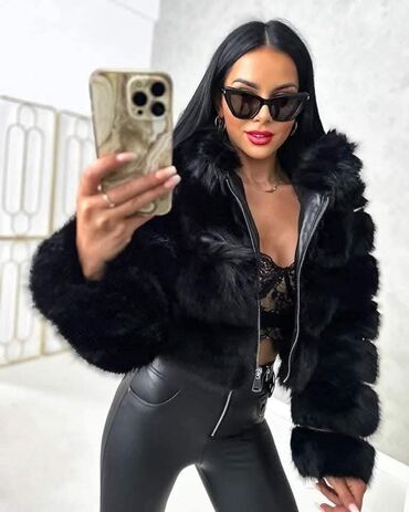 Krzneni kaputi: Najtrazenije bundice 😍😍😍
Vel: S M L
Cena: 5590 dinara — 7