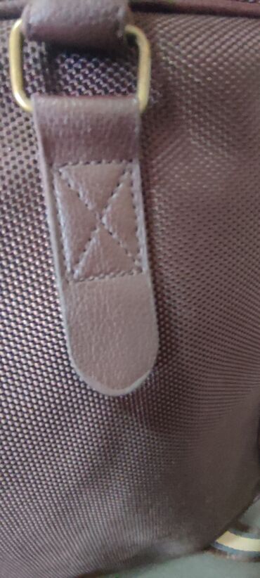 Torbe: Nove poslovne tasne.Braon odlicno organizirana 2000 din.Crna 1500 — 4