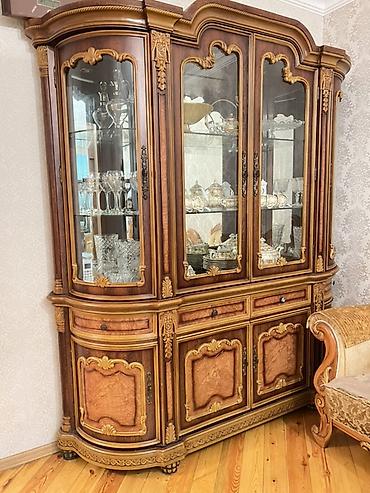 Оборудование для магазинов: Klassik üslubda böyük vitrin-bufet - Material: təbii ağac əsaslı — 2
