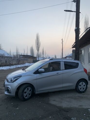 Chevrolet: Chevrolet Spark: 2016 г., 1 л, Робот, Бензин, Хэтчбэк — 2