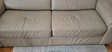 Sofe i kaučevi: Simpo trosed u kozi, ocuvan bez ostecenja, dim. 210*90cm i dve stolice — 2