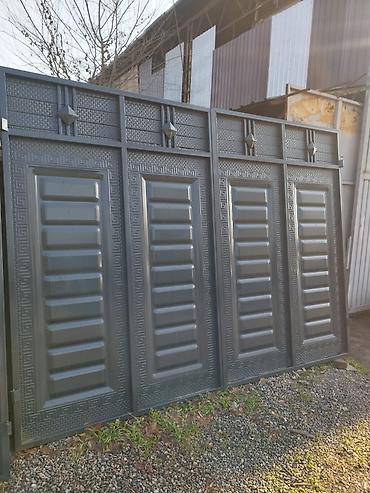 Распашные ворота: Металлические ворота с декоративными панелями .Ферма и навесом любой — 57