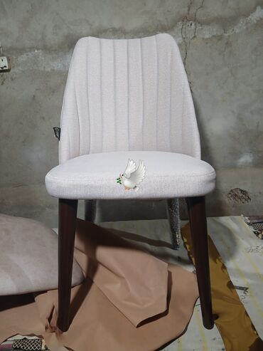 TV altlığı: Stul yeni rəng seçimi var