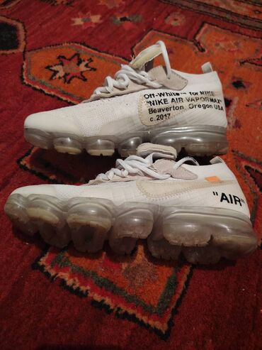 Səndəl və şəp-şüplər: Nike Air Vapormax