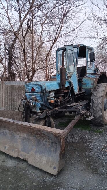 Traktorlar: Işlək vəziyyətdədir mator karobka ideal təkərlər normaldı akamyatr — 8