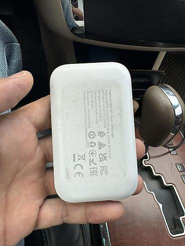 vifi kodu dəyişmək: Hoco daşına bilən Wi‑Fi modem/router - Model: Hoco W1 (üzərində — 1