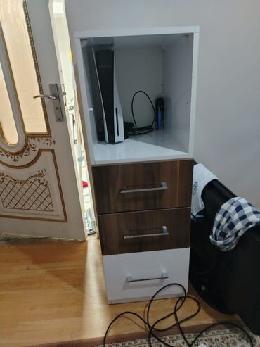 Ev üçün digər mebel: Düz dolab