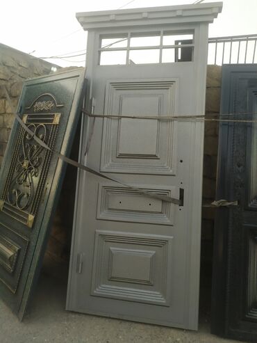 Giriş qapıları: Mənzil üçün Yeni Giriş qapısı Şəbəkə ilə, Zəmanətli, Pulsuz çatdırılma — 19