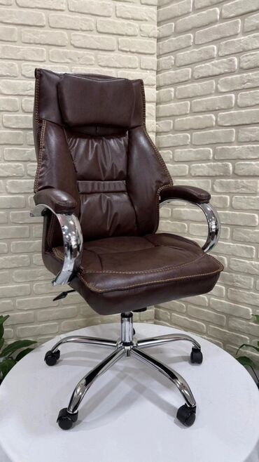 Ofis və oyun kresloları: Yeni, Təkərli, Qolları tənzimlənir, Dəri — 20