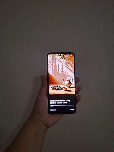 barter telefon iphone: Məhsul: Smartfon Xüsusiyyətlər: - Tam ekran dizaynı, ön kamera üçün — 4