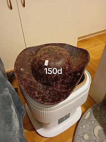 Ostala ženska obuća: Lot različitih predmeta za garderobu i opremu prodavnice/butika: - — 10