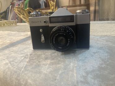 zenit fotoaparat: Koleksiya üçün idealdır
(Arxa qapaqı bağlanmır)
