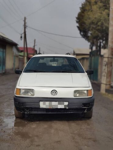 Volkswagen: Volkswagen Passat: 1990 г., 1.8 л, Механика, Бензин, Универсал