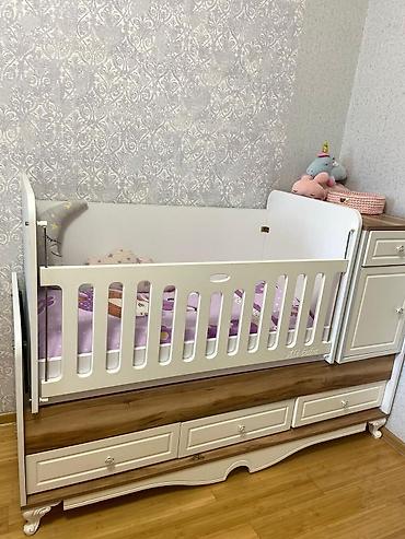 Beşiklər: Uşaq çarpayısı – kombinə edilmiş beşik və komod - Model: klassik — 2