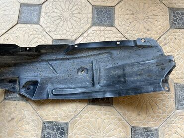 Подкрылки, брызговики, защита днища: Подкрылок Передний левый Toyota, 1999 г., Б/у, Оригинал — 12