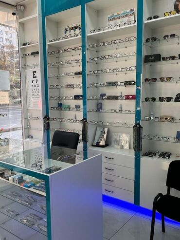 Aksesuarlar üçün vitrinlər: Eynək üçün, Yeni — 11