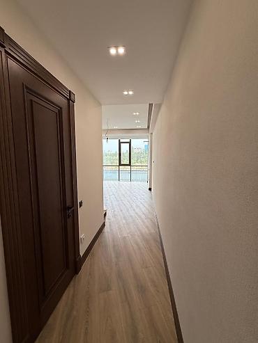 Продажа квартир: 3 комнаты, 128 м², Элитка, 2 этаж — 8