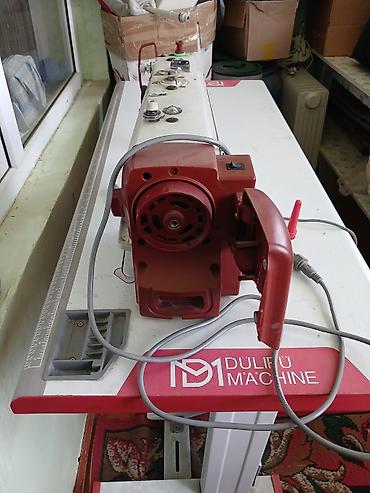 Промышленная швейная машина D1 DULIPU MACHINE на фирменном столе с at lalafo.kg Промышленная швейная машина D1 DULIPU MACHINE на фирменном столе с