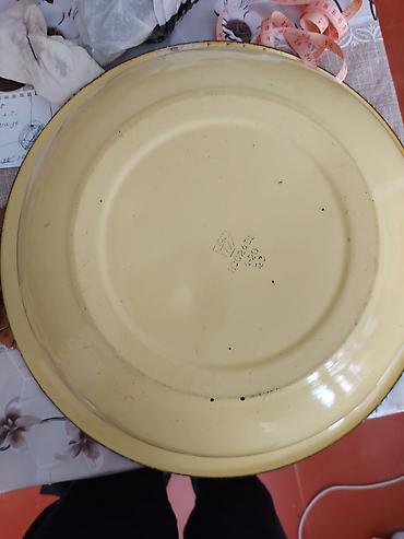 taslar: Mürəbbə bişirmək üçün çügün tas.Sovet vaxtı alınıb.Razılaşma yoluyla — 2