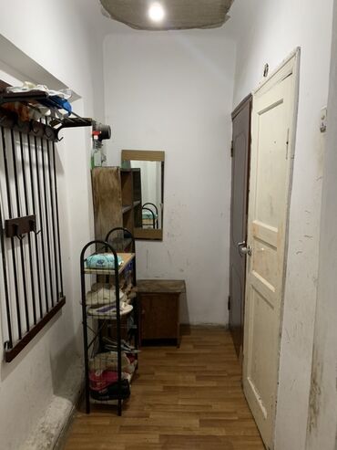 молодая гвардия боконбаева квартира: 2 комнаты, 43 м², Индивидуалка, 2 этаж, Старый ремонт