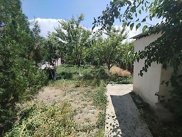 Продажа коттеджей и домов: Срочно продаю двух этажный дом в верхней части города Кара-Балта на — 3