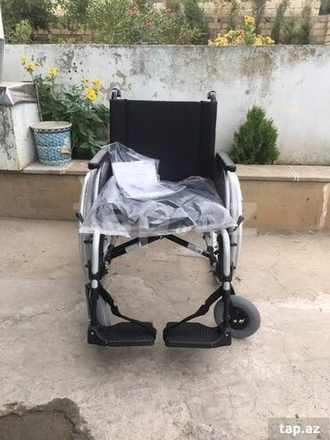 Yerimək üçün arabalar, çəliklər, əsalar, rollatorlar: Manevrli əlil arabası oturacaq eni 48 sm - Alüminium gövdə: yüngül və