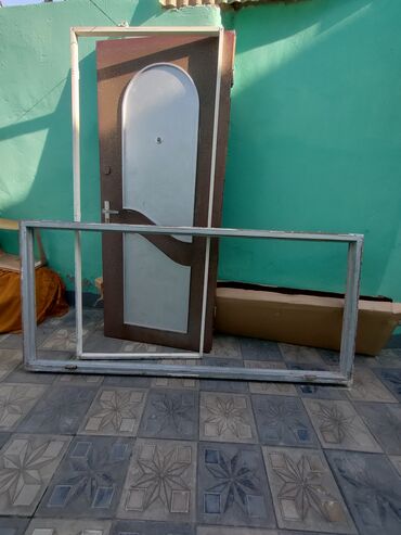 Furnitura və aksessuarlar: Dəmir giriş qapısı və metal çərçivə dəsti - Material: polad/dəmir
