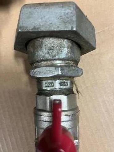 Ostale sanitarije: Industrijski set ventila i fitinga za gas/vodu Opis: - 2 kom — 11