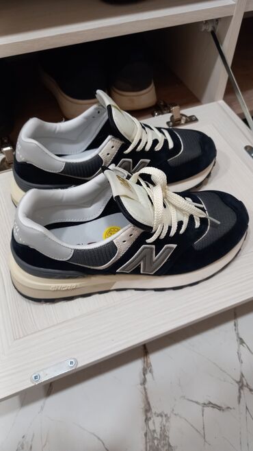 Кроссовки и спортивная обувь: Мужские кроссовки, 42, New Balance, Новый, цвет - Черный, Самовывоз